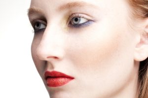 Bold sparkly lips for 2017 brides